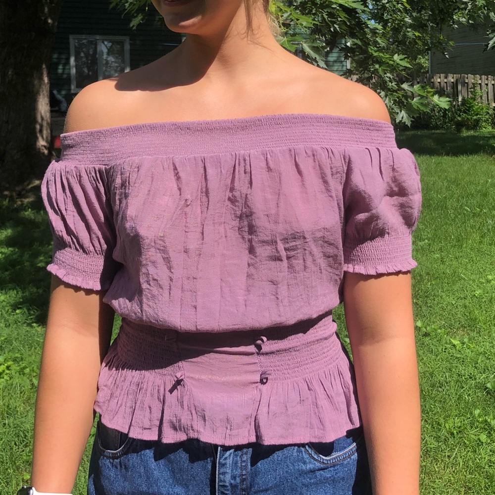 Off the shoulder scrunchy shirt
